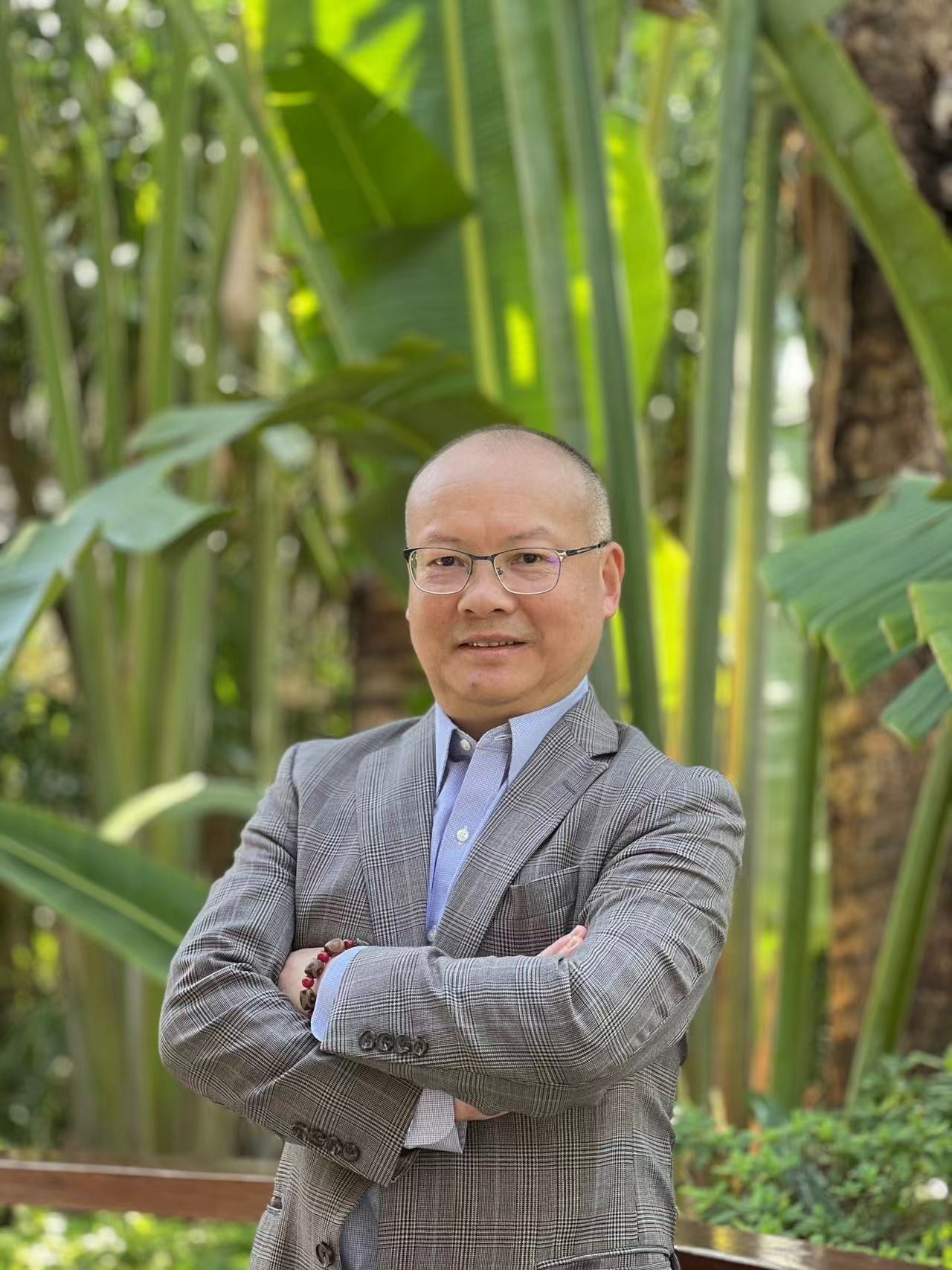 Profesor Chen z Jinan University