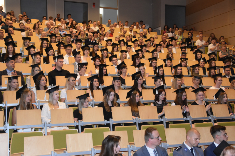 Farewell to the graduates of the Faculty of Law & Economics and the Faculty of Humanities