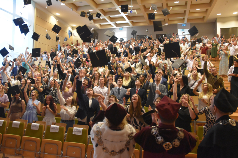 Farewell to the graduates of the Faculty of Law & Economics and the Faculty of Humanities