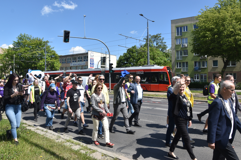 The parade through the streets