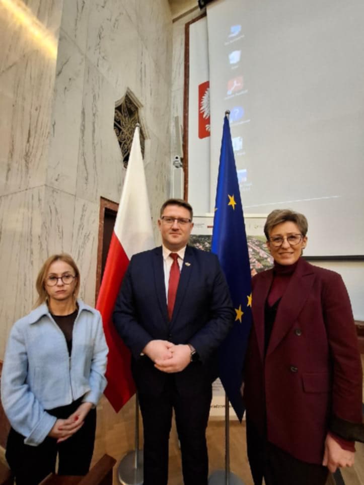 from the left: prof. Renata Barczyńska-Felusiak, Mateusz Pindel (President of the Regional Fund for Environmental Protection and Water Management in Katowice), prof. Barbara Kowalska